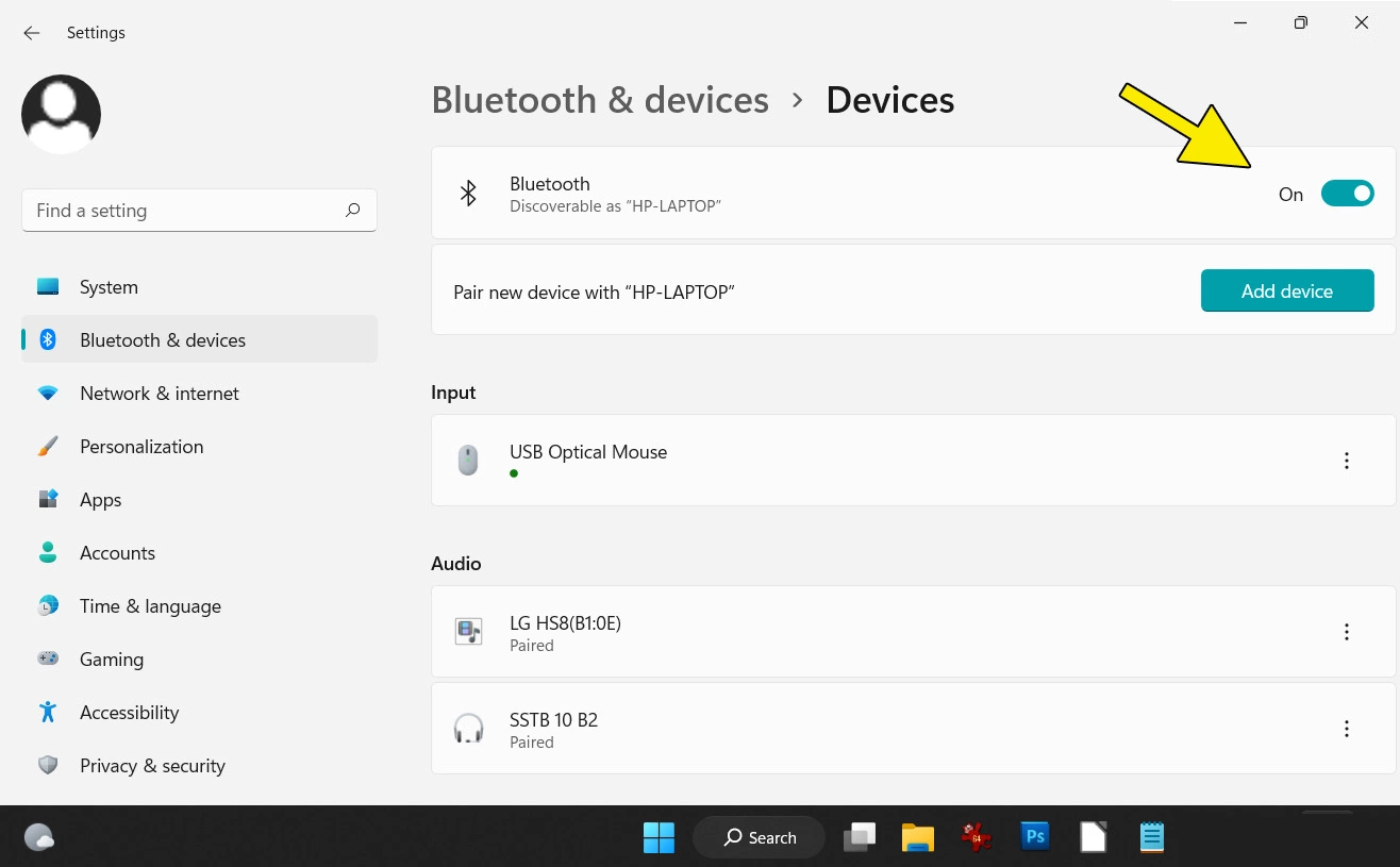 Activa Bluetooth en la configuración de Bluetooth y otros dispositivos